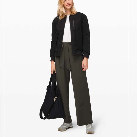 LULULEMON Noir Pants - Picture 1 of 4